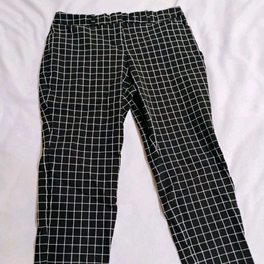 Worthington Black and White Grid Pattern Pants